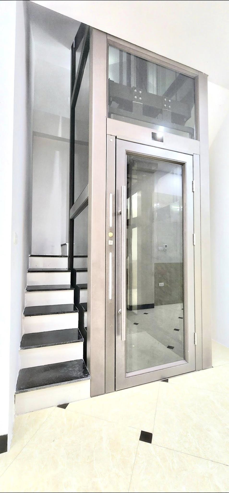 NHÀ MỚI LÒ ĐÚC - 6 TẦNG THANG MÁY KÍNH CHÂU ÂU- NGÕ THÔNG RỘNG RÃI