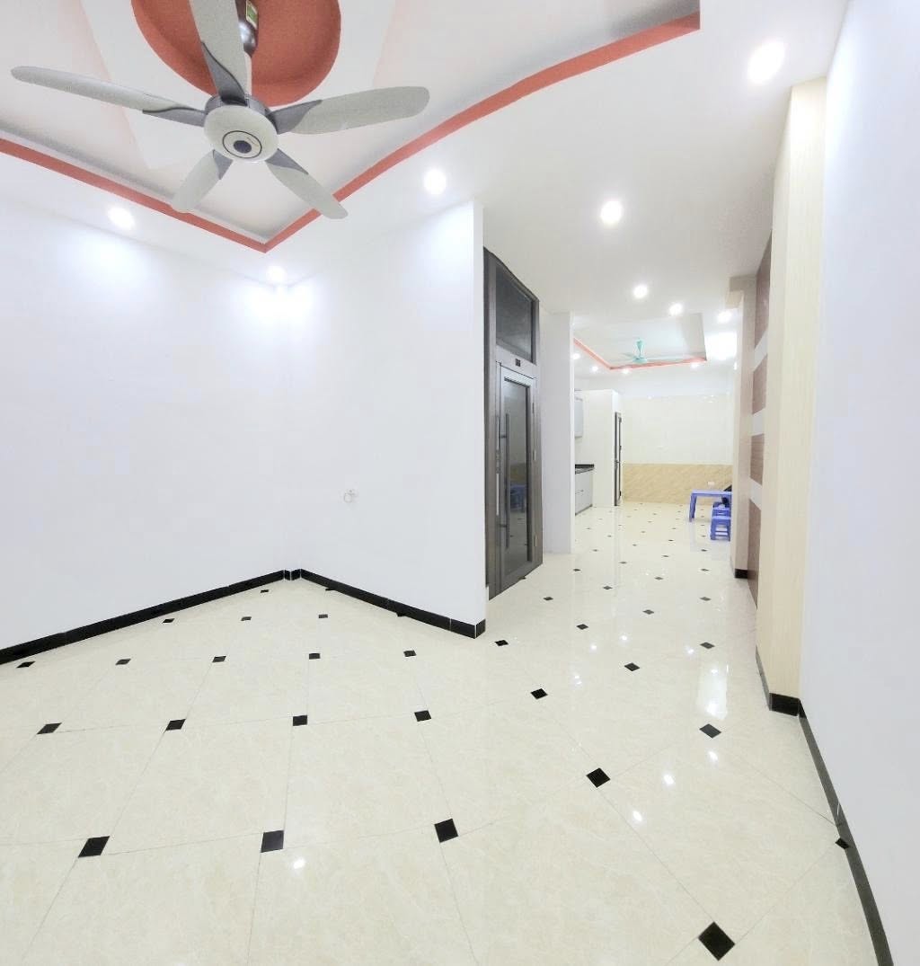 NHÀ MỚI LÒ ĐÚC - 6 TẦNG THANG MÁY KÍNH CHÂU ÂU- NGÕ THÔNG RỘNG RÃI