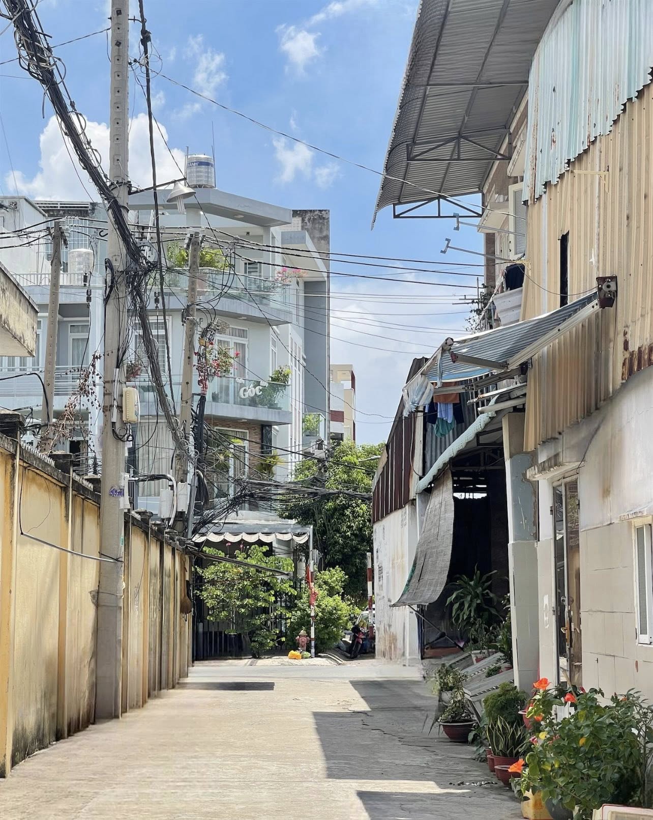 NHÀ MỚI 100% XÂY 3 TẦNG HIỆN ĐẠI – GIÁ 4TỶ2 TL - PHẠM VĂN ĐỒNG