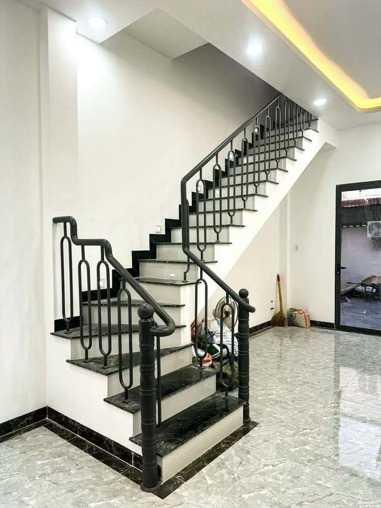 NHÀ MỚI 100% XÂY 3 TẦNG HIỆN ĐẠI – GIÁ 4TỶ2 TL - PHẠM VĂN ĐỒNG