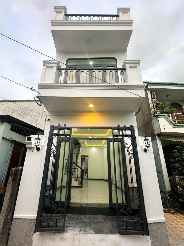 NHÀ MỚI 100% XÂY 3 TẦNG HIỆN ĐẠI – GIÁ 4TỶ2 TL - PHẠM VĂN ĐỒNG