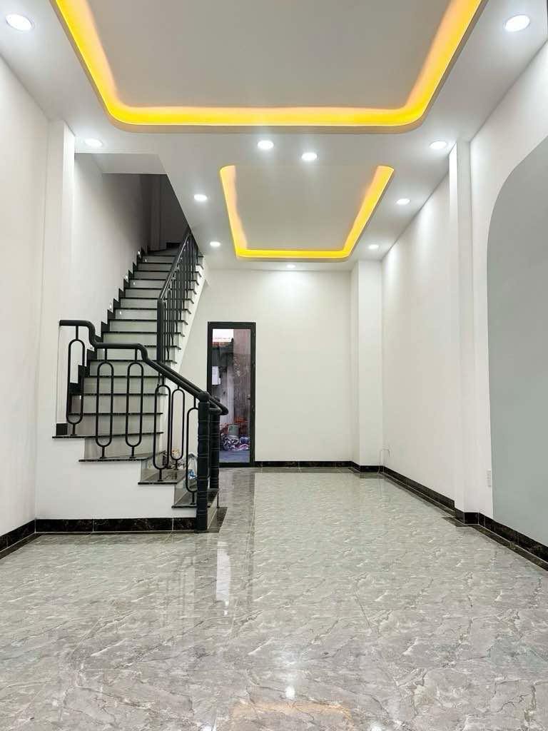 NHÀ MỚI 100% XÂY 3 TẦNG HIỆN ĐẠI – GIÁ 4TỶ2 TL - PHẠM VĂN ĐỒNG