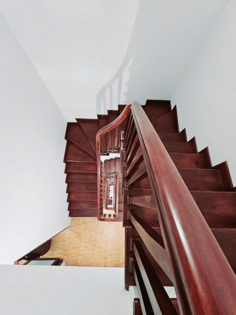 Nhà siêu đẹp ngõ 603 Lạc Long Quân - ngõ thông - an sinh đỉnh - gần Hồ Tây - 14 tỷ