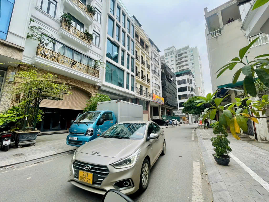 Nhà siêu đẹp ngõ 603 Lạc Long Quân - ngõ thông - an sinh đỉnh - gần Hồ Tây - 14 tỷ