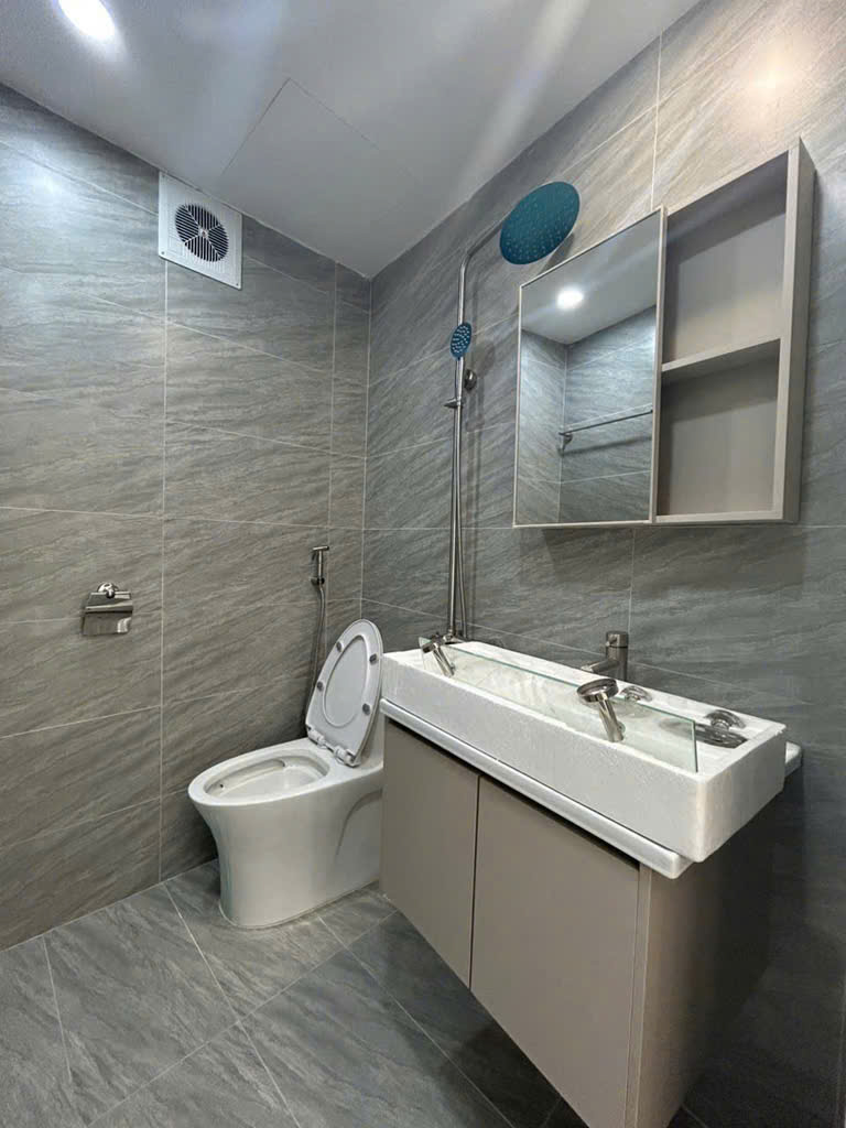 Bán nhà: Cổ Linh, vỉa hè ô tô tránh, dt 115m, giá 3.4 tỷ