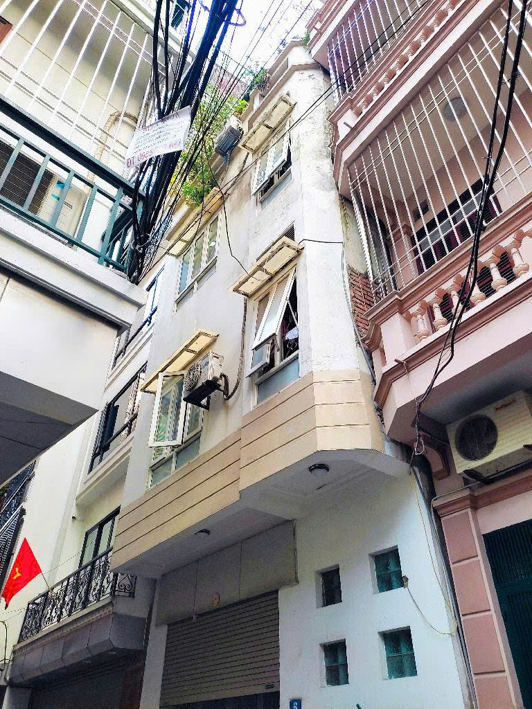 Bán nhà: Cổ Linh, vỉa hè ô tô tránh, dt 115m, giá 3.4 tỷ