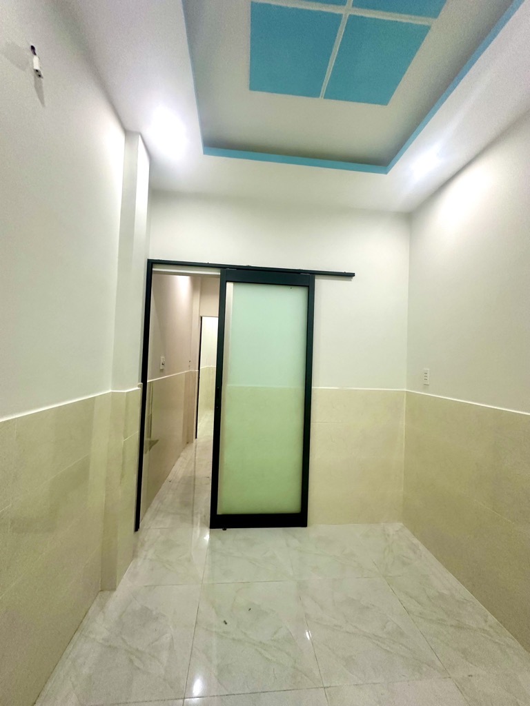 Bán nhà hẻm Lạc Long Quân, Phường 5 Quận 11 - 25m2 - 2.95 tỷ