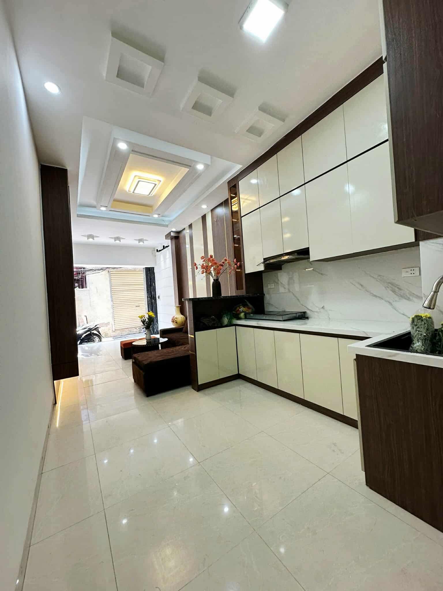 HOÀNG HOA THÁM - NHÀ ĐẸP Ở NGAY FULL NỘI THẤT - MẶT TIỀN RỘNG KINH DOANH NGÕ THÔNG 4 PHÍA