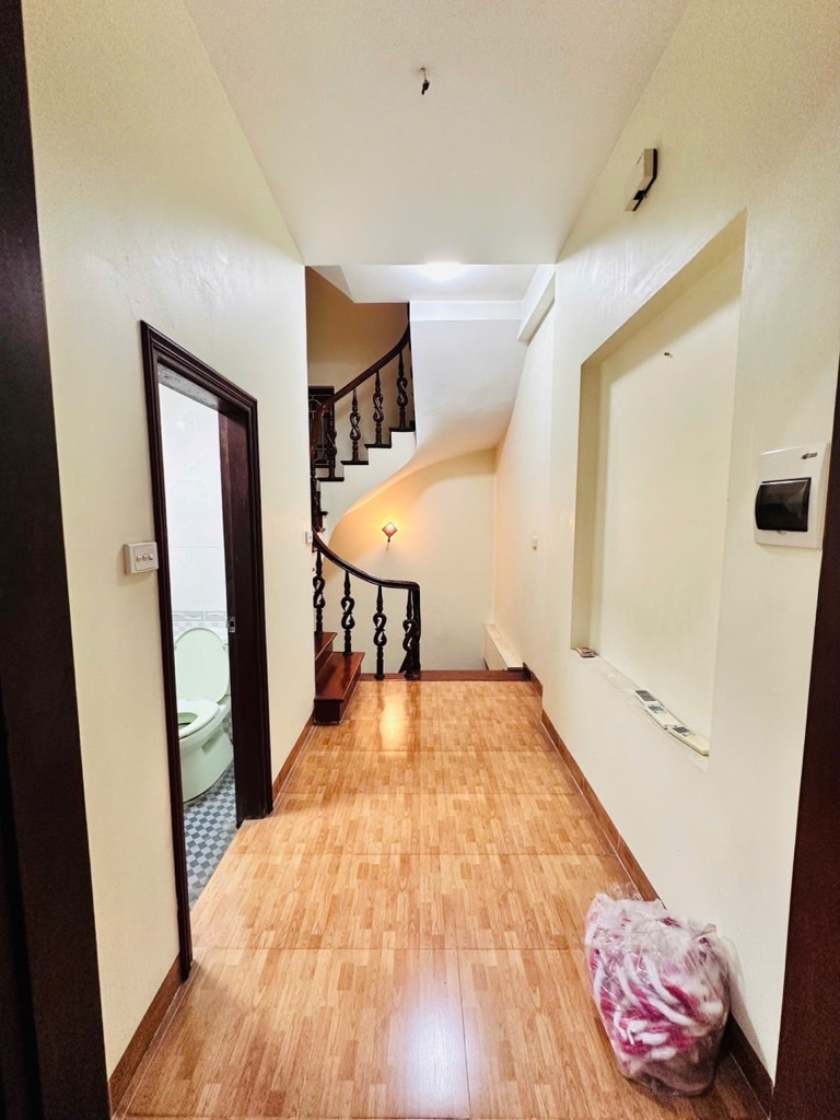 HIẾM XUÂN LA - NHÀ DÂN XÂY SIÊU THOÁNG - PHÂN LÔ - Ô TÔ CHẠY QUANH NHÀ