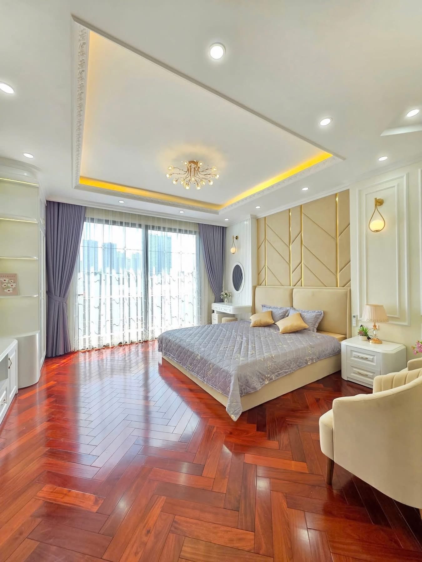 LẠC LONG QUÂN - NHÀ DÂN XÂY- PHÂN LÔ BÀN CỜ - OTO CHẠY QUANH - Ô CHỜ THANG MÁY - AN SINH VIP