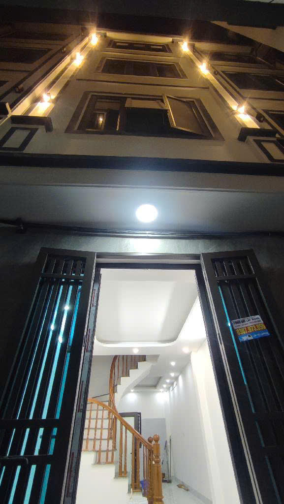 BÁN NHÀ HÀNG XÓM NGUYỄN VĂN LỘC - MẶT TIỀN RỘNG, GIÁ TỐT