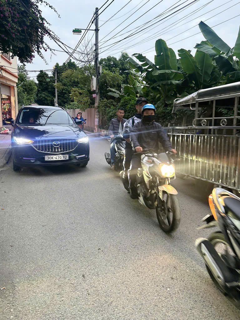 BÁN NHÀ GIA QUẤT KINH DOANH – ĐƯỜNG Ô TÔ TRÁNH: