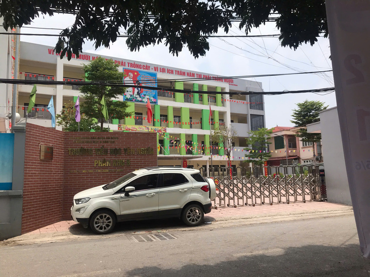 Chỉ với 4 tỷ sở hữu ngay nhà 5 tầng lô góc - 2 mặt thoáng, ô tô đỗ cửa. Thiết kế hiện đại giếng trời giữa nhà. Full đồ - sẵn về ở.