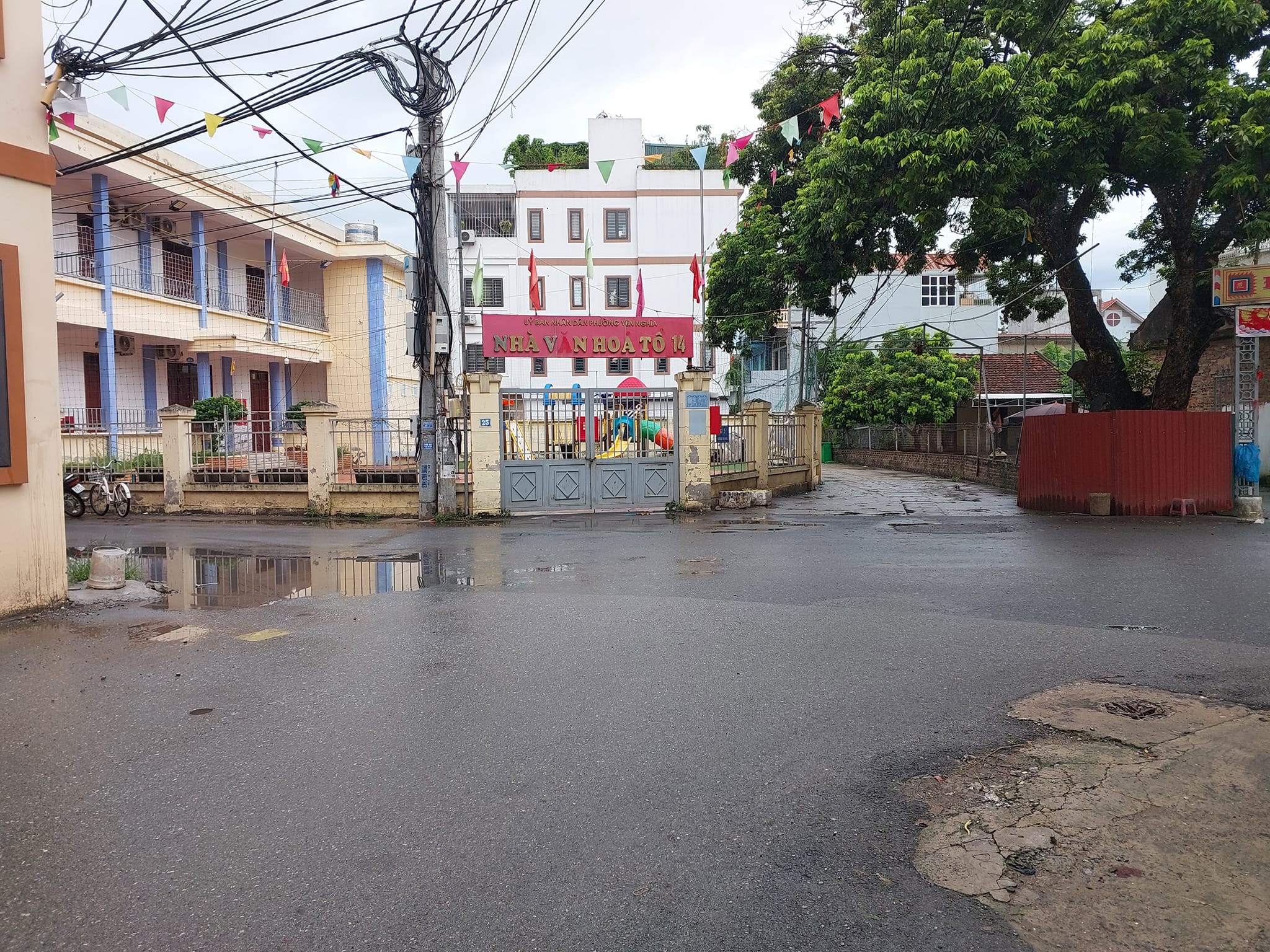 Chỉ với 4 tỷ sở hữu ngay nhà 5 tầng lô góc - 2 mặt thoáng, ô tô đỗ cửa. Thiết kế hiện đại giếng trời giữa nhà. Full đồ - sẵn về ở.