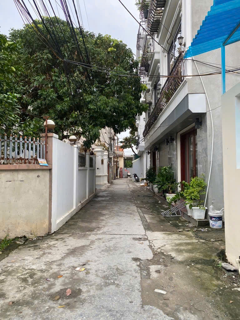 Chỉ với 4 tỷ sở hữu ngay nhà 5 tầng lô góc - 2 mặt thoáng, ô tô đỗ cửa. Thiết kế hiện đại giếng trời giữa nhà. Full đồ - sẵn về ở.