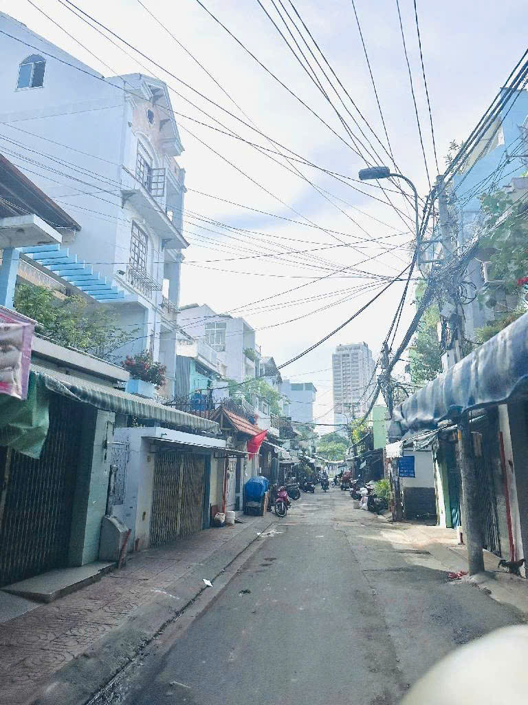 Nhà mặt tiền 3 tầng ,chợ mua bán sầm uất Hưng Phú,Chánh Hưng chỉ 6 tỷ