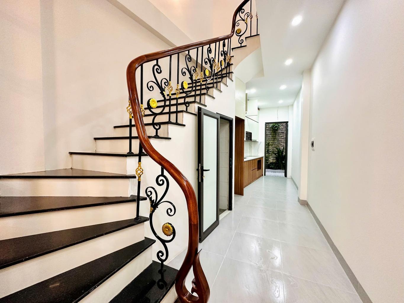 Bán nhà 5T mặt Ngõ Minh Khai - Hòa Bình, Hai Bà Trưng, Hà Nội