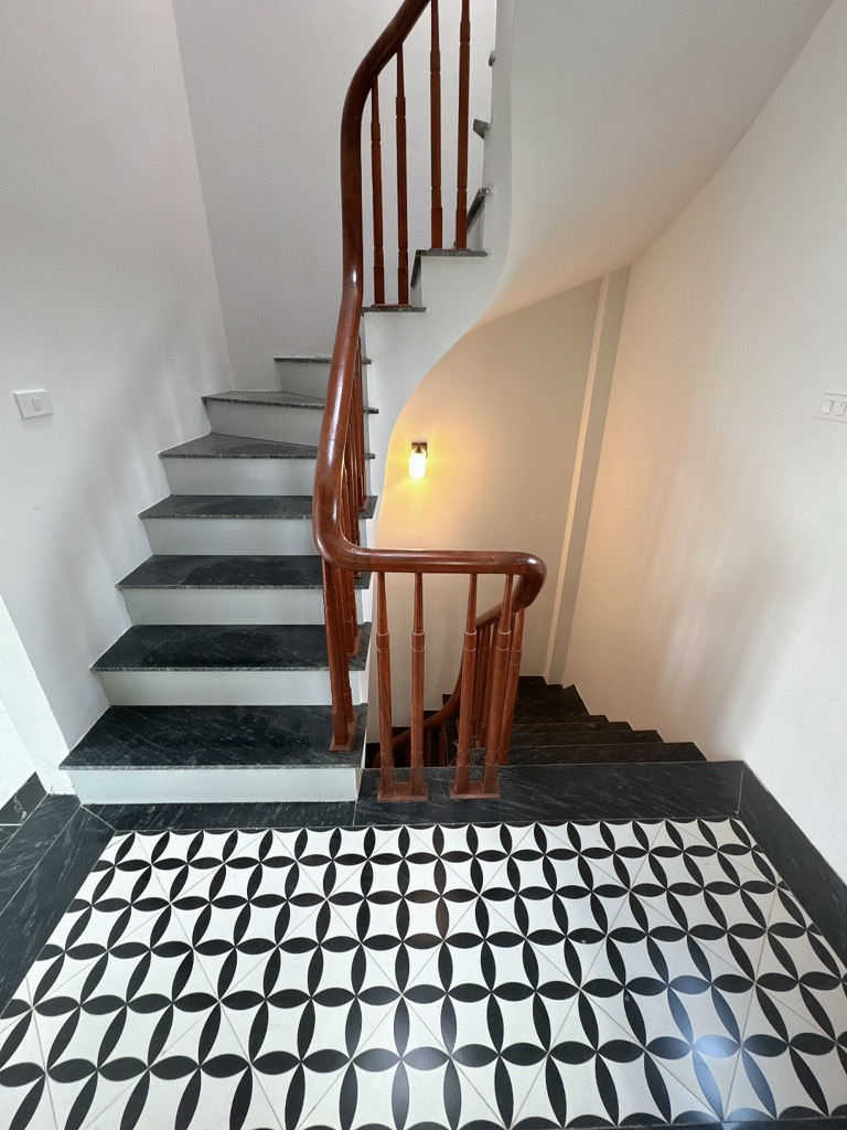 Bán nhà mặt tiền 5.2m - Đê Vàng, Giang Biên, Long Biên, Hà Nội