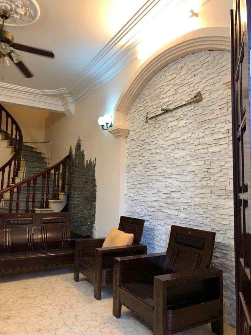 Bán nhà mặt tiền 4.5m - Phố Ngọc Thụy, Long Biên, Hà Nội