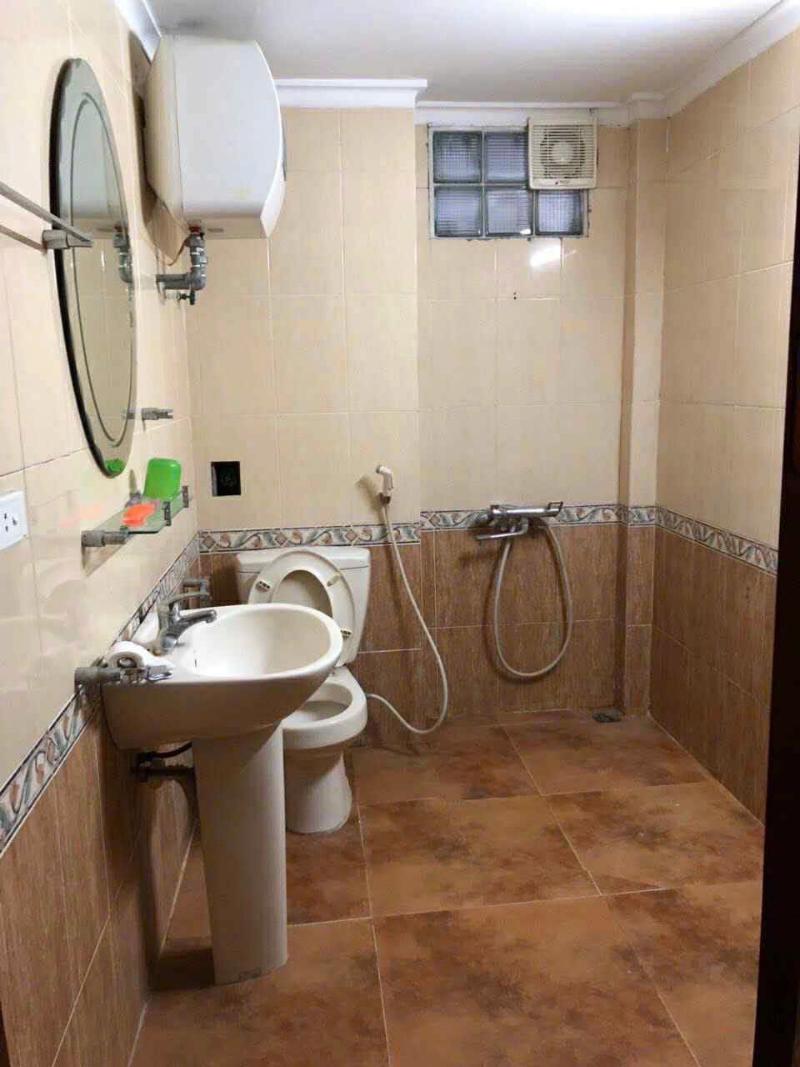 Bán nhà mặt tiền 4.5m - Phố Ngọc Thụy, Long Biên, Hà Nội