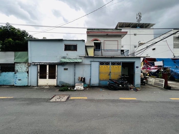 THỦ ĐỨC - HBP, MẶT TIỀN KHỦNG - KINH DOANH TỐT, BĐS DÒNG TIỀN, mặt tiền 10m đường rộng 10m giá chỉ hơn 4 tỷ