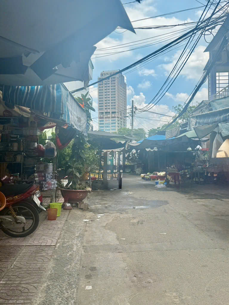 NHÀ 3 MẶT TIỀN SÁT HƯNG PHÚ Q8 45m2