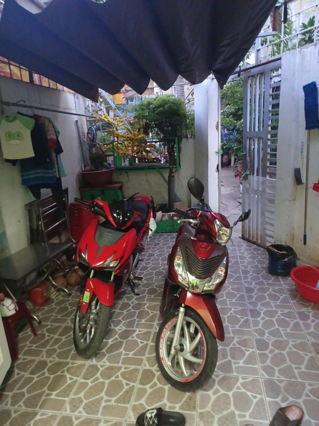 Bán nhà Quận 8 gần cầu Chà Và, chợ Xóm Củi - 4x14m - 3PN - Có sân trước nhà giá 3 tỷ SHR