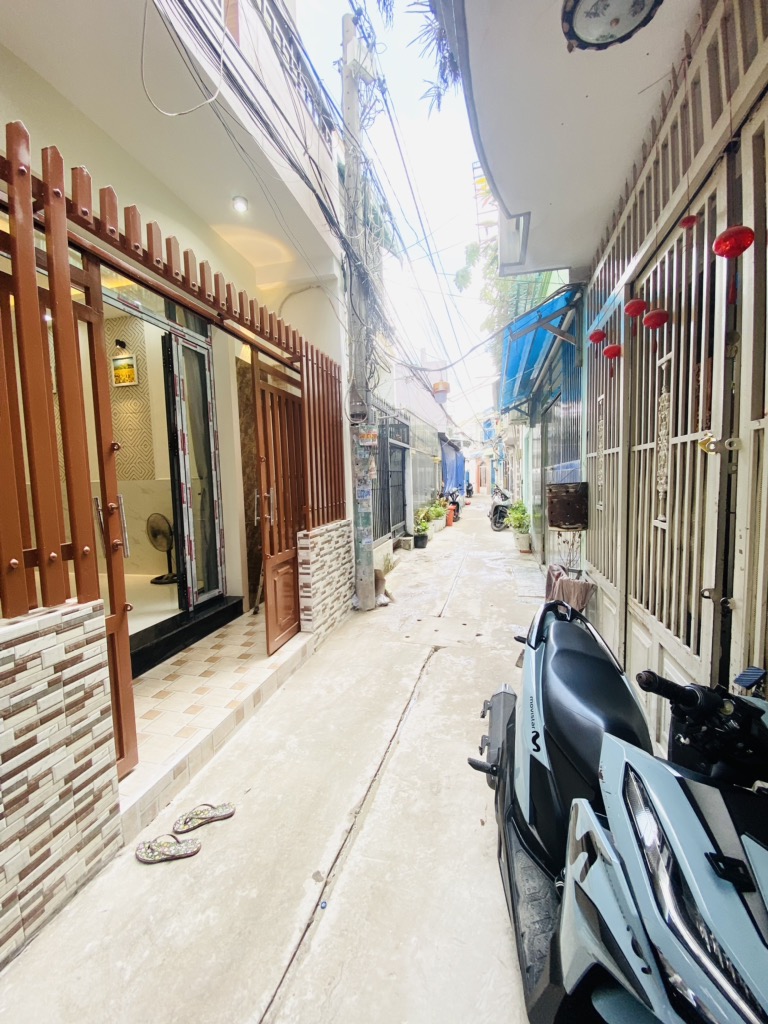 Bán Nhà Phường 15 Quận 8 - Nhà mới xây 3 tầng BTCT 4PN - Nhỉnh 3 tỷ - Gần cầu số 3 - SHR