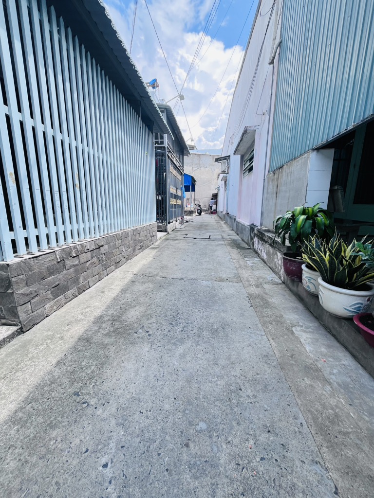 Bán nhà hẻm Phạm Thế Hiển Quận 8 – Ngang khủng 6m, cách MT 50m, khu yên tĩnh – Giá 4,6 tỷ SHR