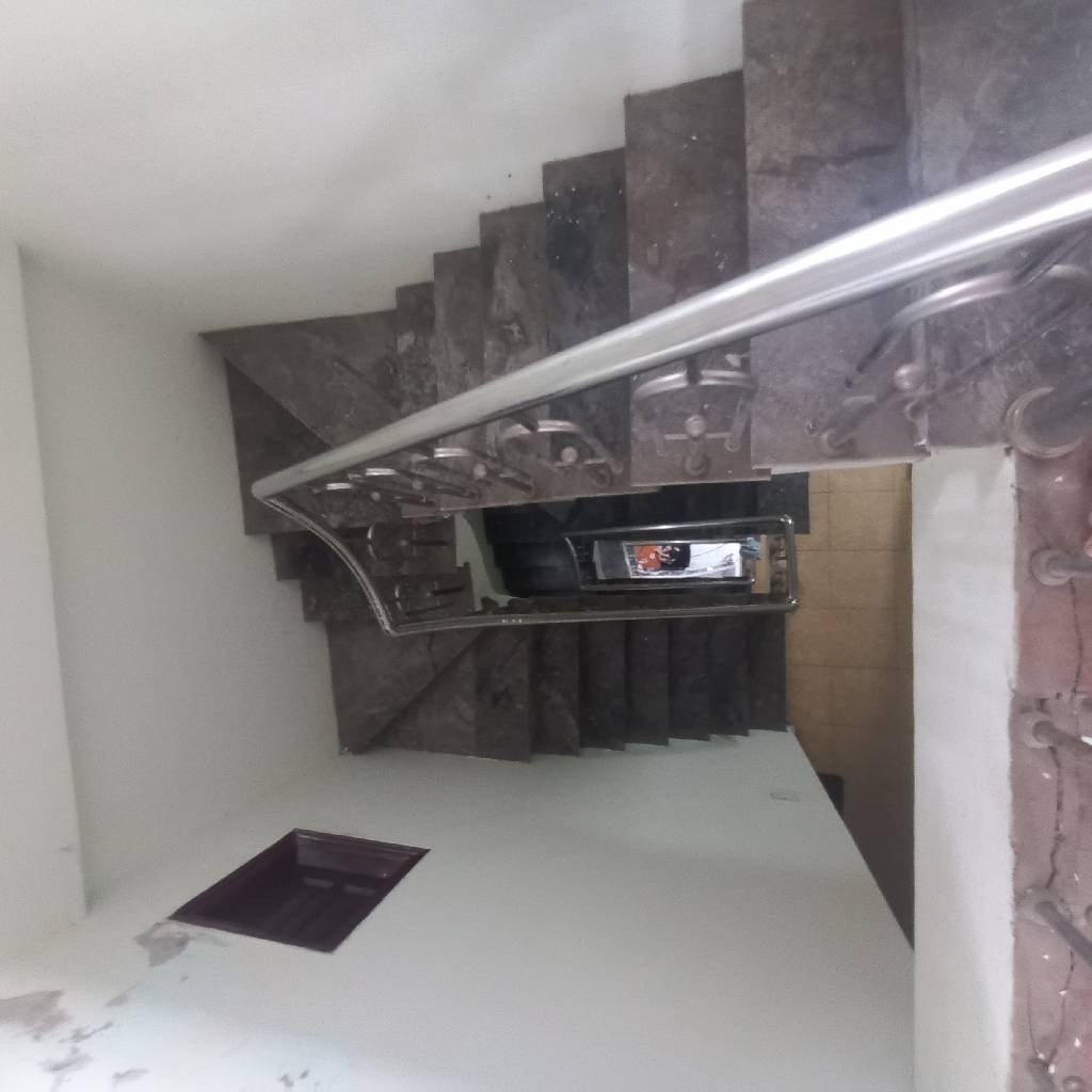 NHÀ DÂN XÂY CHẮC CHẮN - MẶT NGÕ THÔNG - Ô TÔ CỰC GẦN - GIÁ ĐẸP CHỈ 8 TỶ