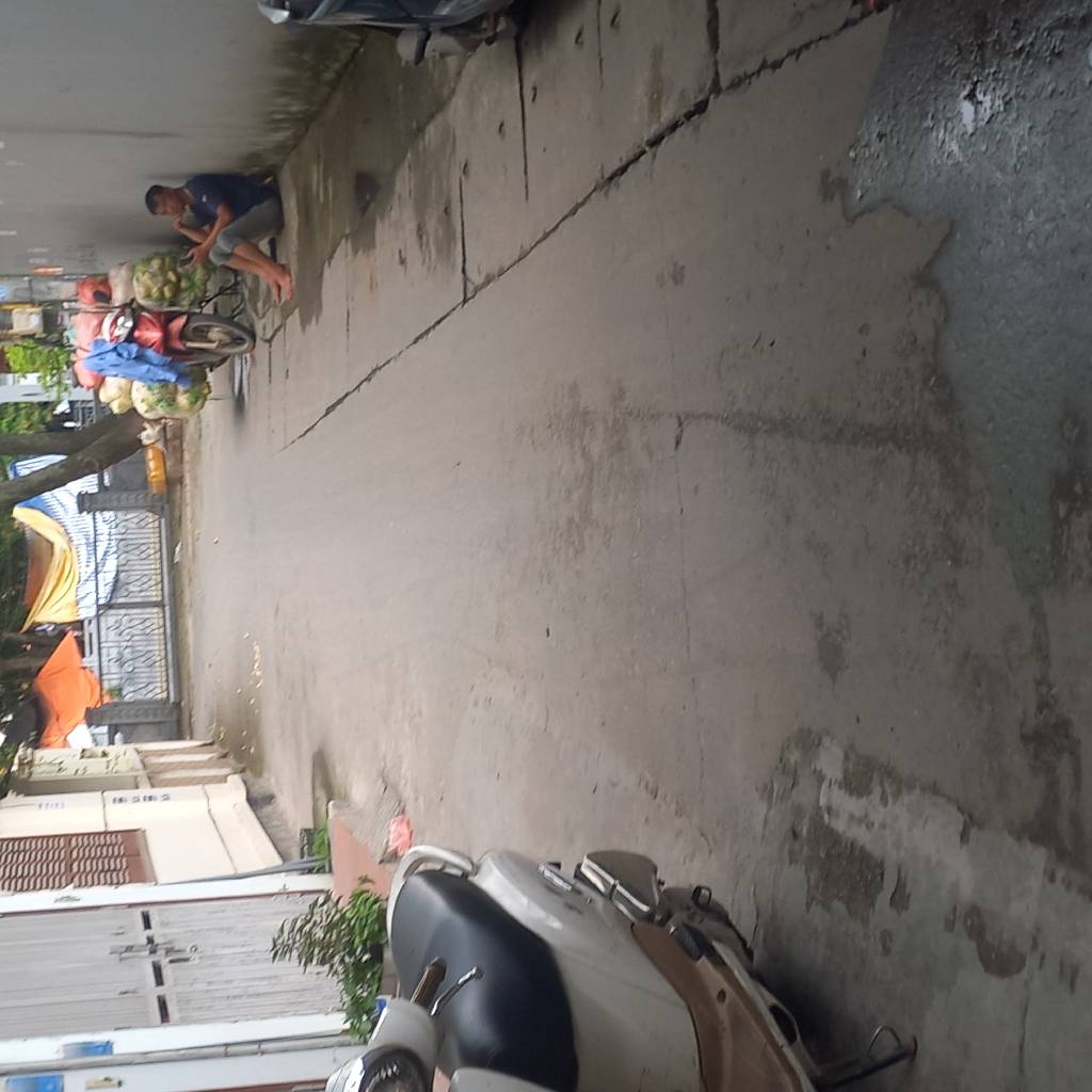 NHÀ DÂN XÂY CHẮC CHẮN - MẶT NGÕ THÔNG - Ô TÔ CỰC GẦN - GIÁ ĐẸP CHỈ 8 TỶ