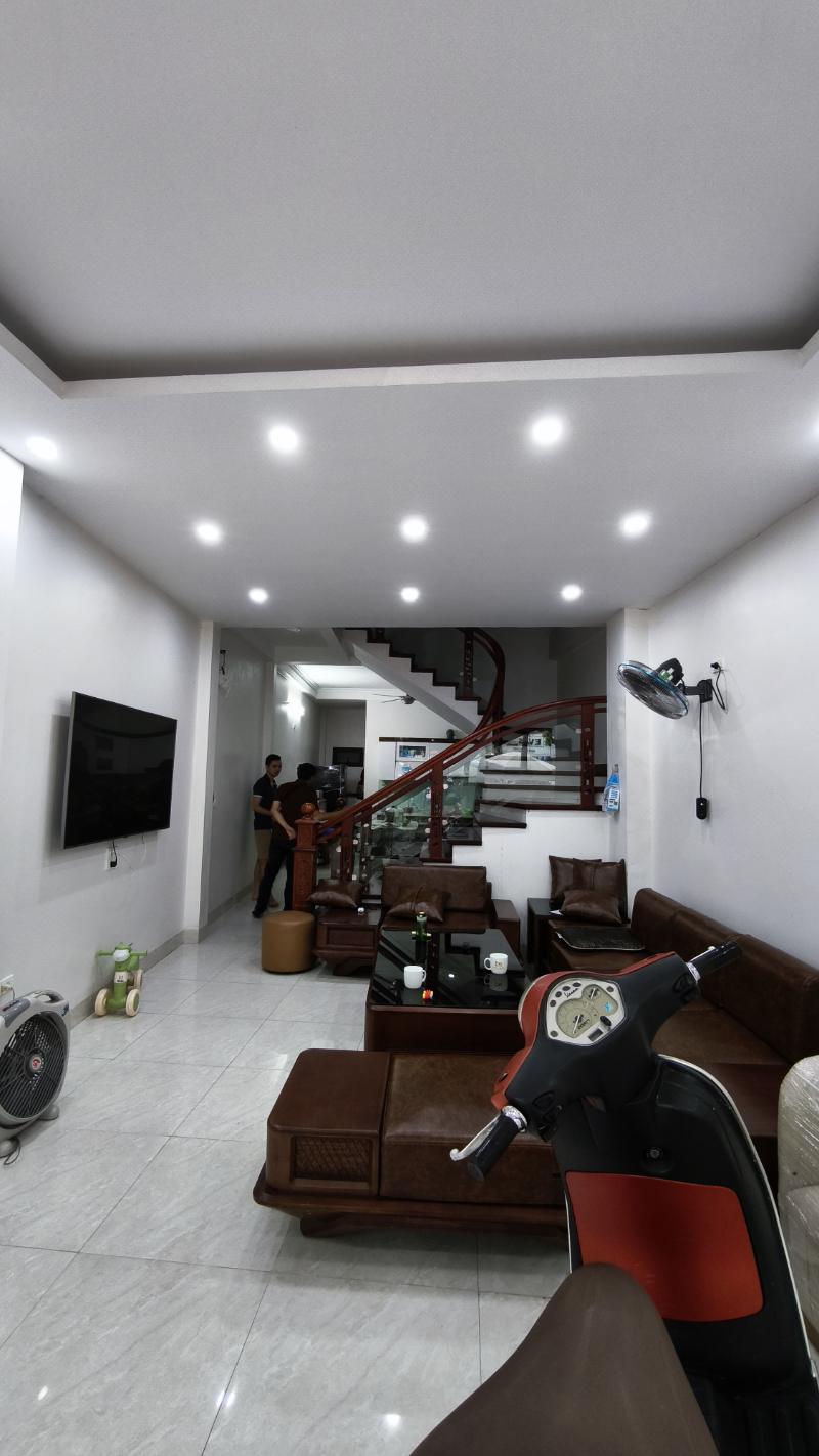 KINH DOANH – NGÃ 5 HÀ TRÌ – TRUNG TÂM SẦM UẤT