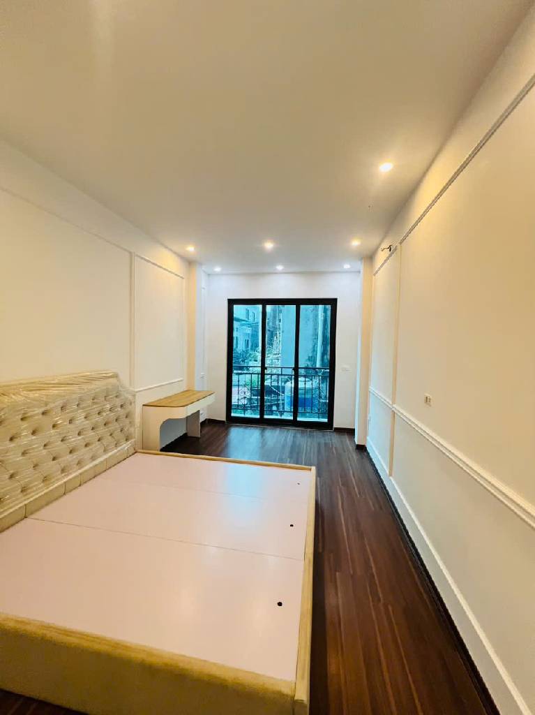 TRUNG TÂM VĂN QUÁN - NHÀ ĐẸP LÔ GÓC - NỘI THẤT ĐẸP - 2 THOÁNG - VÀI BƯỚC RA HỒ VĂN QUÁN