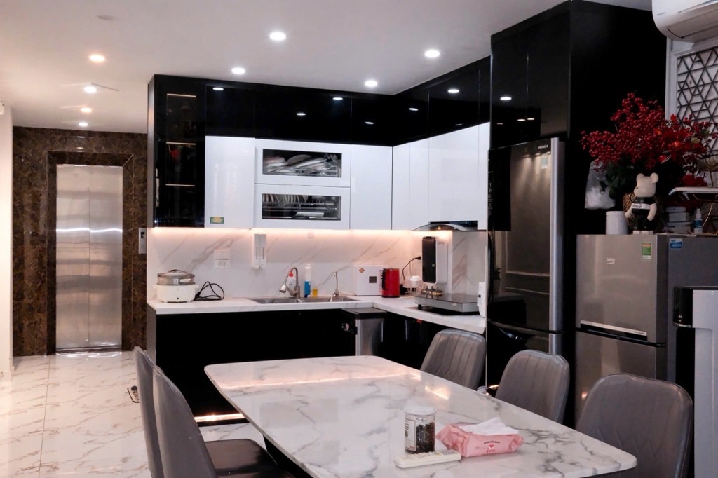 KHU PHÂN LÔ VIP - 6 TẦNG THANG MÁY - Ô TÔ TRÁNH - TRƯỚC NHÀ DỪNG ĐỖ THOẢI MÁI - FULL NỘI THẤT - SỔ HOA HẬU