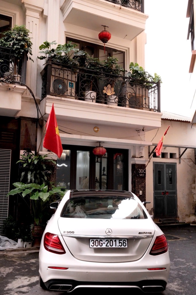 KHU PHÂN LÔ VIP - 6 TẦNG THANG MÁY - Ô TÔ TRÁNH - TRƯỚC NHÀ DỪNG ĐỖ THOẢI MÁI - FULL NỘI THẤT - SỔ HOA HẬU