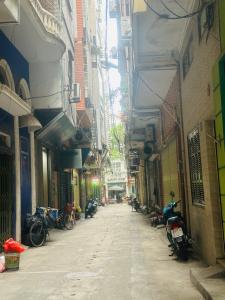 TRUNG TÂM VĂN QUÁN - NHÀ ĐẸP LÔ GÓC - NỘI THẤT ĐẸP - 2 THOÁNG - VÀI BƯỚC RA HỒ VĂN QUÁN