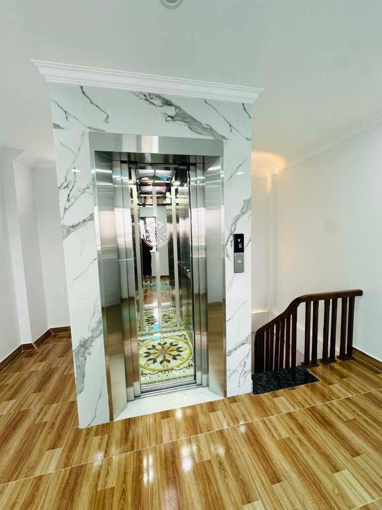 Nhà siêu đẹp phố GIÁP BÁT 33m2 x 6 tầng