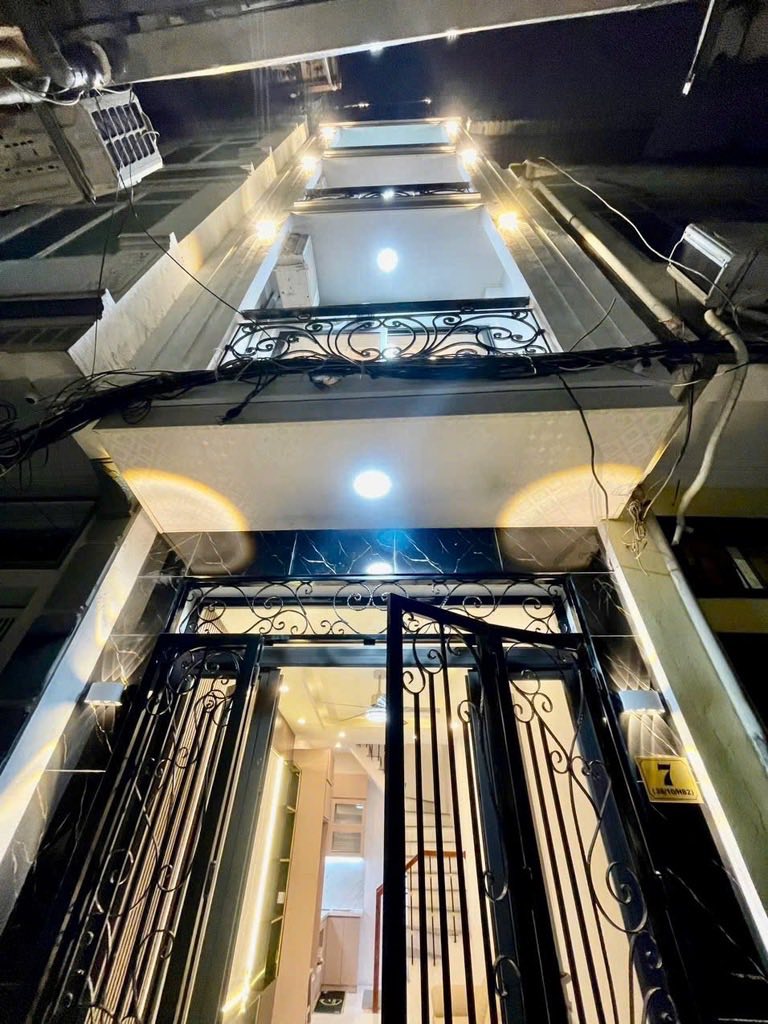 NHÀ ĐẸP QUẬN HAI BÀ TRƯNG nhỉnh 5 tỷ đẹp long lanh