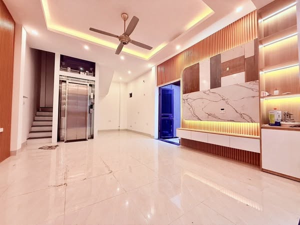 PHỐ LỤA - LÔ GÓC 2 THOÁNG - 40M x 6 TẦNG THANG MÁY - FULL NỘI THẤT - GIÁ 7 TỶ 65.