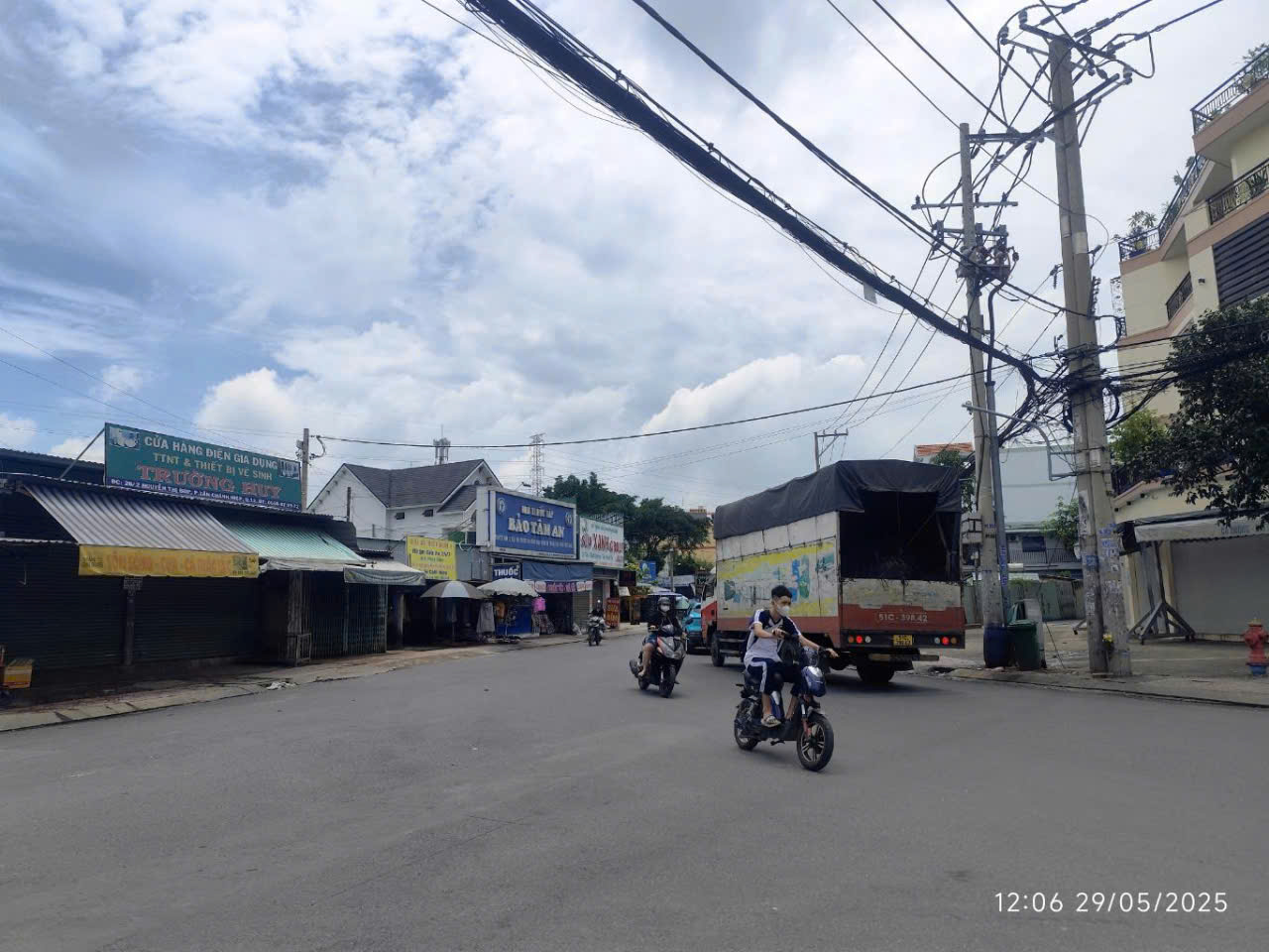 bán nhà gần emart gò vấp