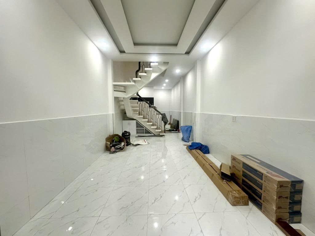 BÁN NHÀ LÃNH BINH THĂNG QUẬN 11- 3 TẦNG MỚI ĐẸP - CHỈ HƠN 6 TỶ - HẺM Ô TÔ GẦN MẶT TIỀN