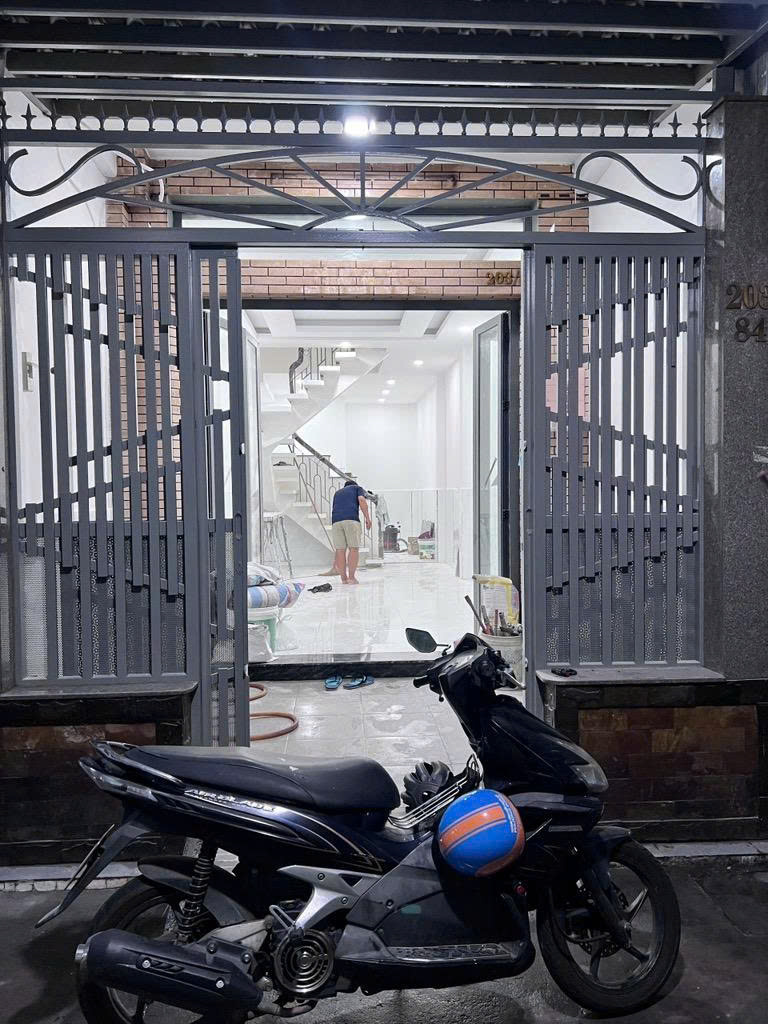 BÁN NHÀ LÃNH BINH THĂNG QUẬN 11- 3 TẦNG MỚI ĐẸP - CHỈ HƠN 6 TỶ - HẺM Ô TÔ GẦN MẶT TIỀN