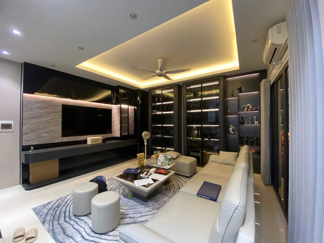 ĐẲNG CẤP – SANG TRỌNG ĐẸP NHẤT PHỐ HỒNG TIẾN