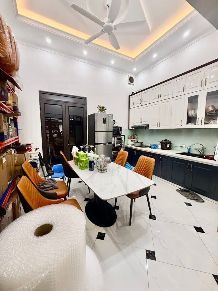 ĐẲNG CẤP – SANG TRỌNG ĐẸP NHẤT PHỐ HỒNG TIẾN