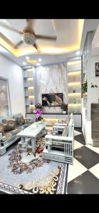 SIÊU PHẨM HOÀNG MAI  -LÔ GÓC - NỞ HẬU-20M RA OTO TRÁNH