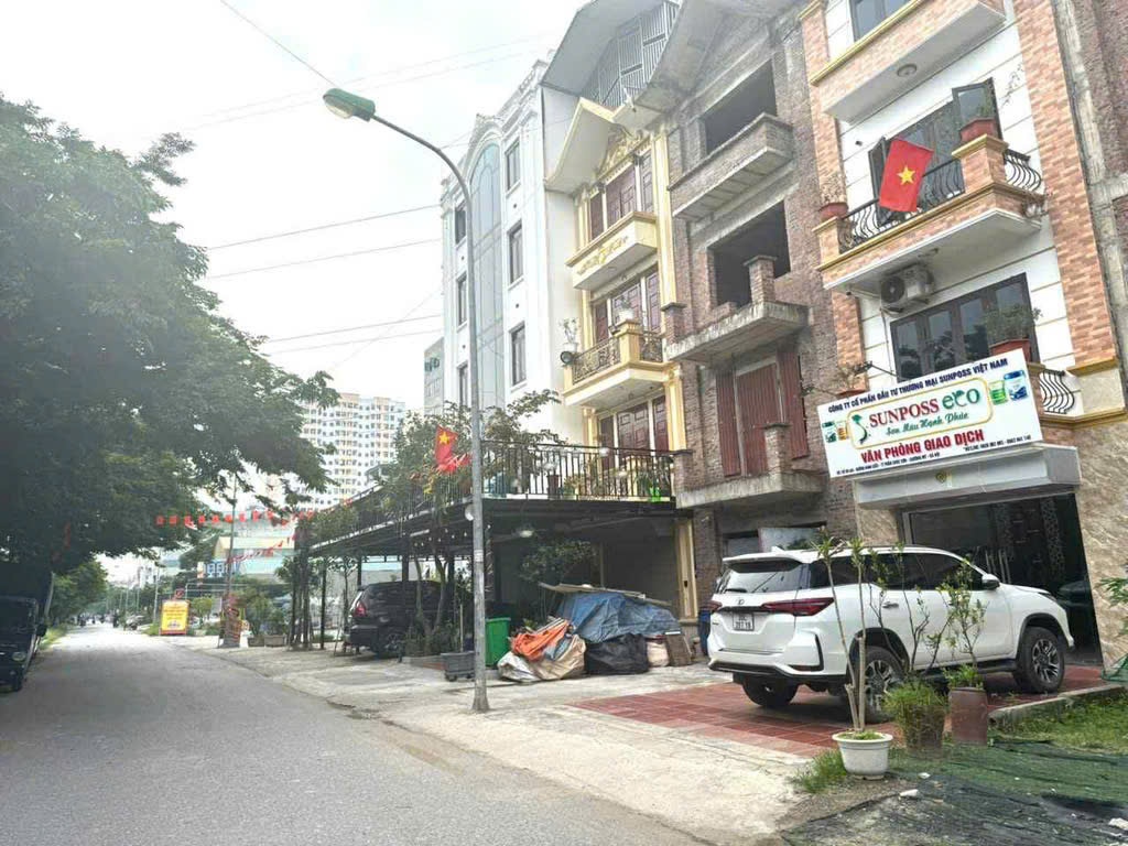 E có 3 mảnh ĐẤT SIÊU HIẾM- PHÂN LÔ Ô TÔ TRÁNH- VỈA HÈ RỘNG !!! Đồng mai hà đông - 79m giá 9 tỷ