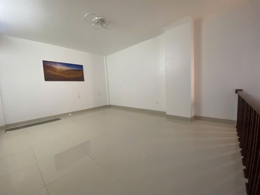 man bồi ba la 50m nhà 6 tầng thang máy ,phân lô vỉa hè , kinh doanh ,giá trị tăng cao , vị trí