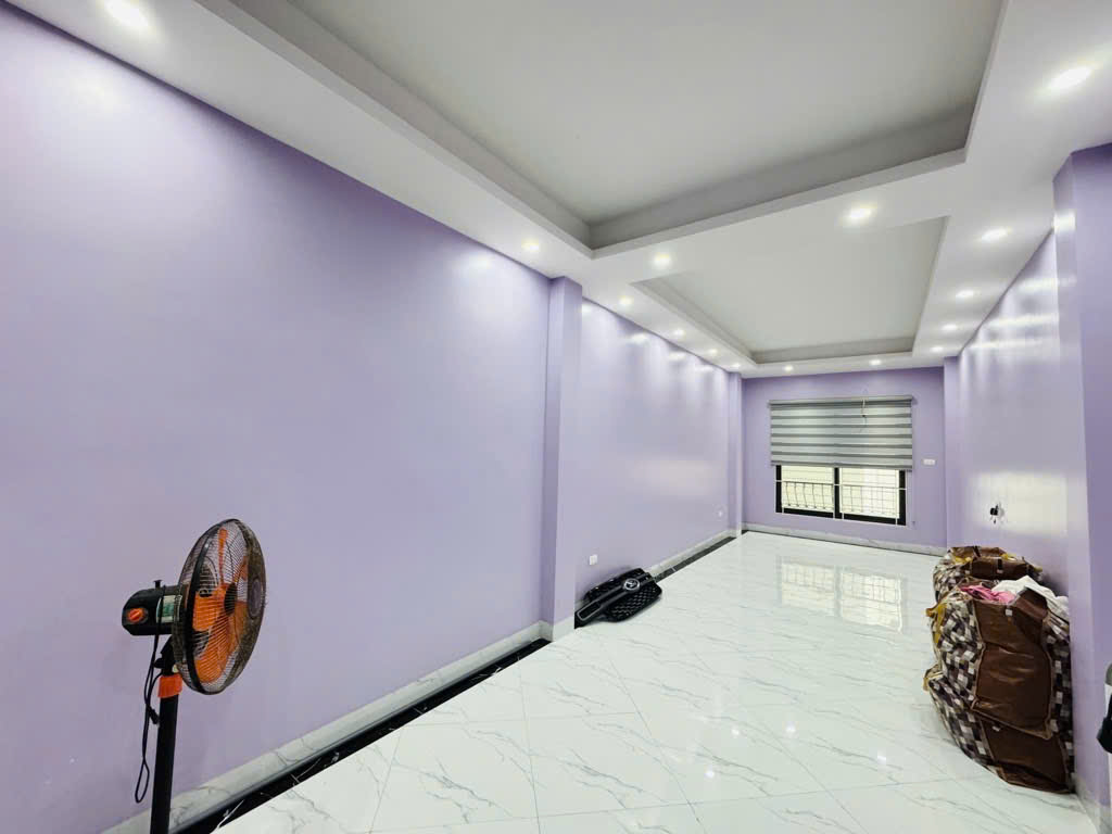 bán nhà  phú lương 50m chỉ hơn 6 tỷ xíu ,nhà 5 tầng chắc chắn ,nội thất đẹp ,ô tô tránh 50m ,nhà