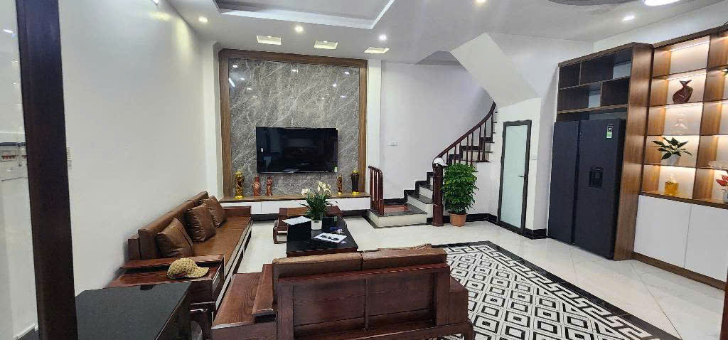 chính chủ cần bán căn nhà 45m vuông tại quang trung hà đông _full nội thất _nhà 3 thoáng _ô tô_dân