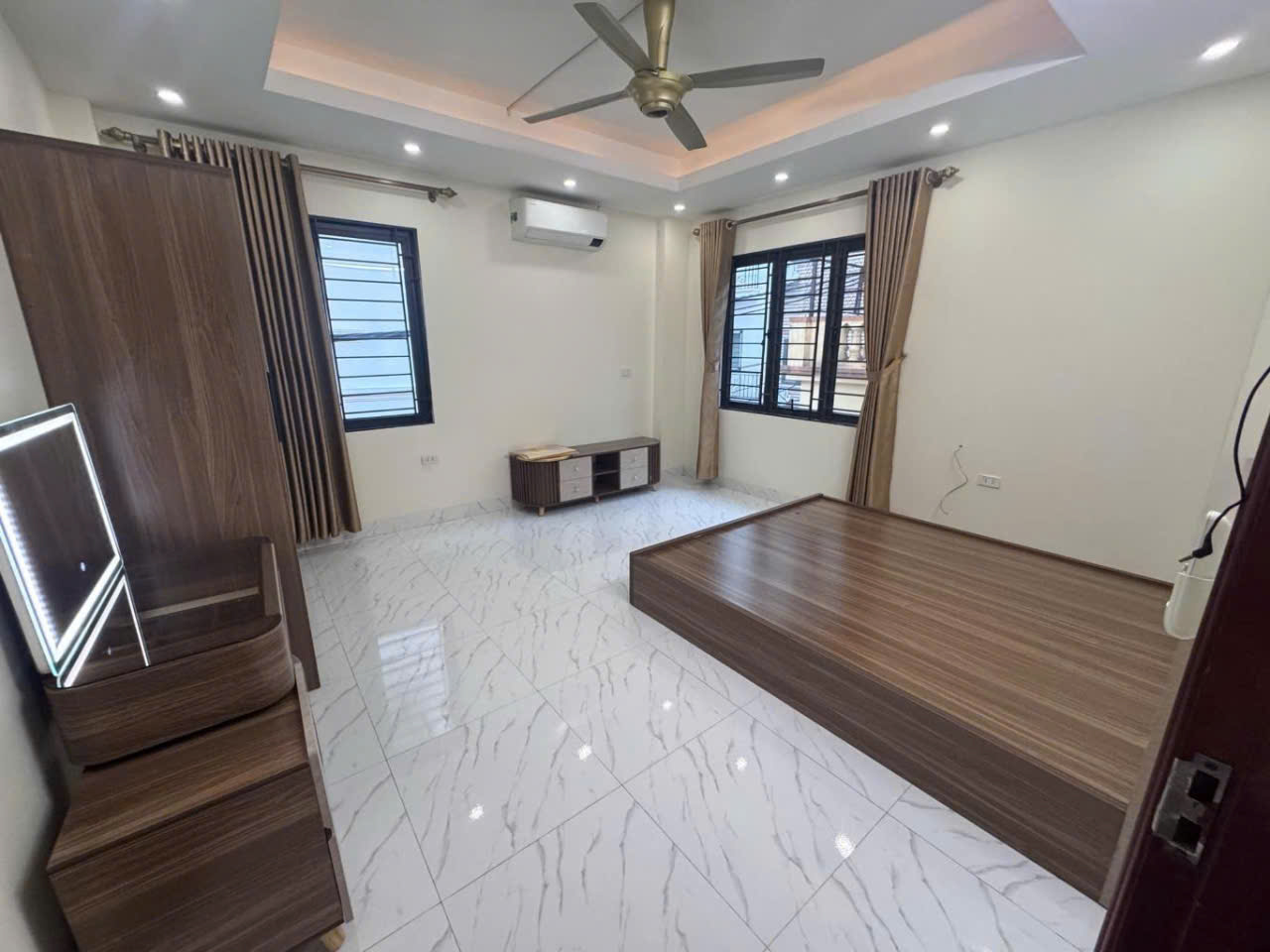 nhà mới thạch bích thanh oai hà nội _46m phân lô oto tránh _vào nhà _đường thông _khu đông dân _an